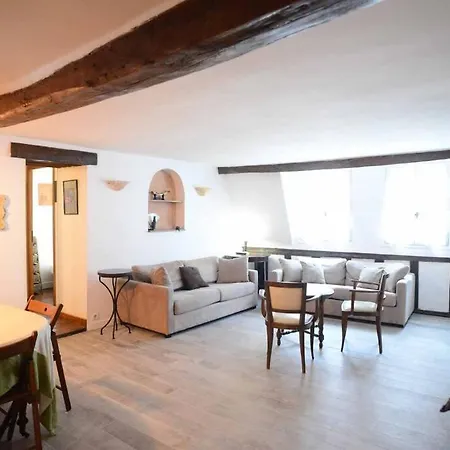 Typical Marais 3 Bedroom - Beaubourg Appartamento