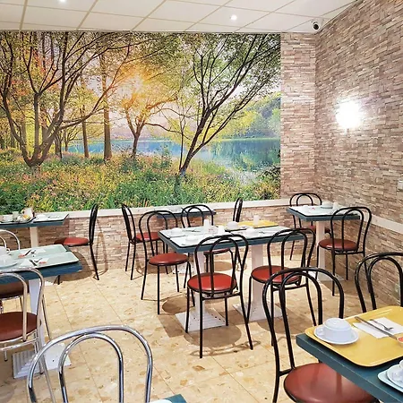 Ibis Styles Gare De L'est Magenta París
