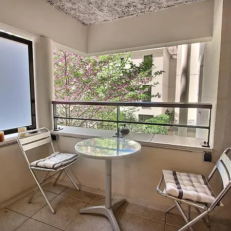 217361 - 6 Personnes A * Paris