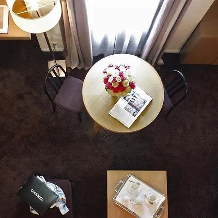 La Du Roy Champs Elysees Hotel