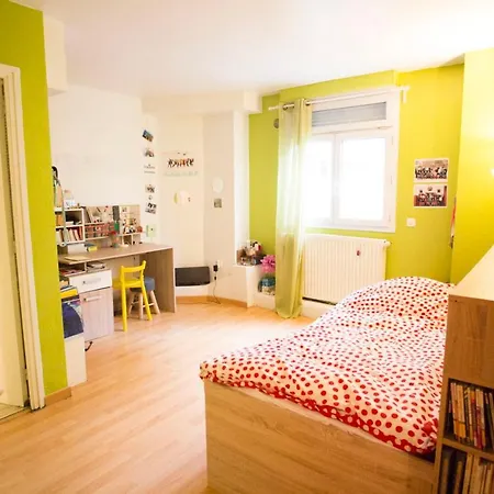 Large Souplex In The 10Th District Of Paris *