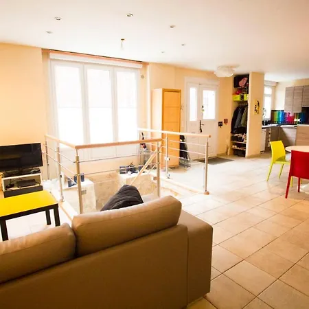 Large Souplex In The 10Th District Of Paris *