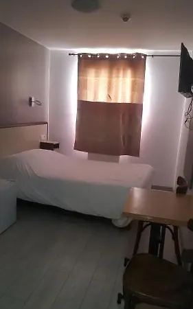 De Ménilmontant Hotel 3*