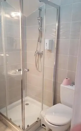 De Ménilmontant Hotel 3*