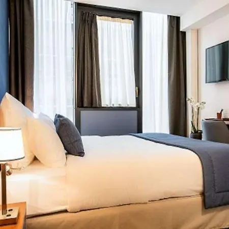 Hotel Eiffel Mademoiselle Paris