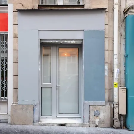Near Le Moulin Rouge And Montmartre Apartment *