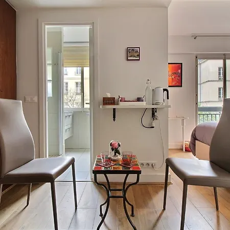 Assia & Nathalie - Luxury Marais Couette-café