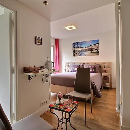 Assia & Nathalie - Luxury Marais Bed & Breakfast Parijs