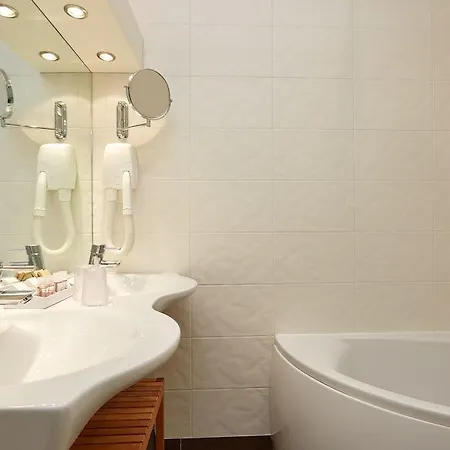 Hotel De Sèvres 3*