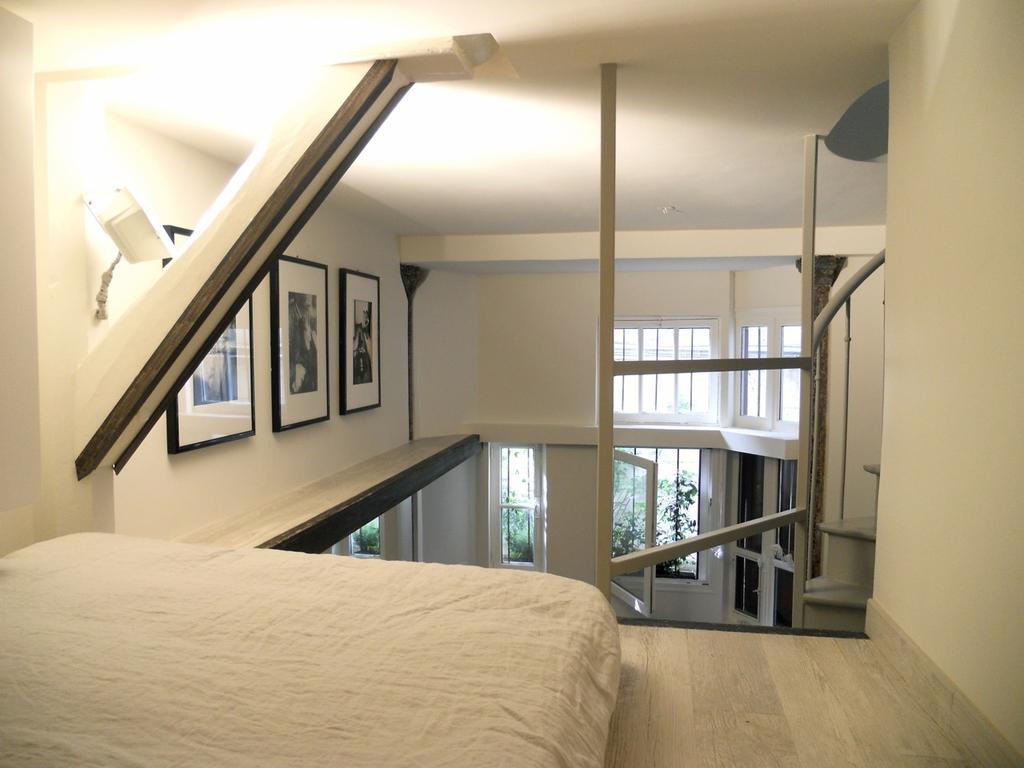 フランス、パリのUrban Chic Montmartre Loftというアパートを今