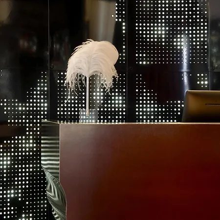 W - Opera Paris