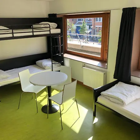 Hostel Hi Yves Robert