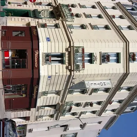 Moulin 3* Paris