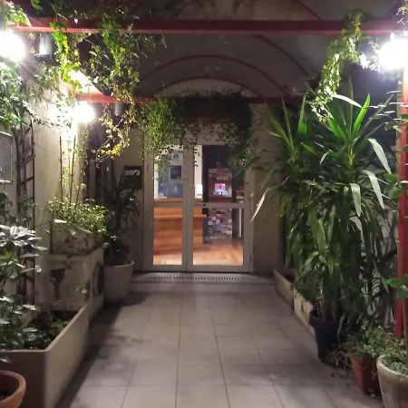 Hotel De La Perdrix Rouge Paryż
