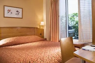 Отель Timhotel Palais Royal Париж