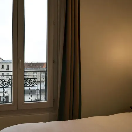 De La Perdrix Rouge Hotel Paryż