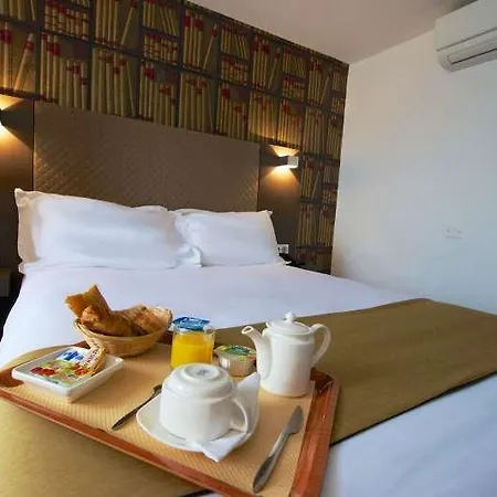 Hotel De La Gaîté 3*