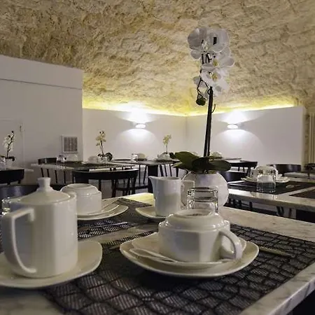 De La Gaîté Hotel