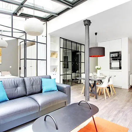 Cmg Delta / Montmartre Apartment