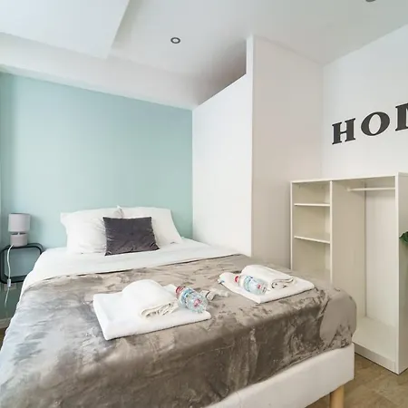 Appartamento Parisian Flat With Sauna Parigi