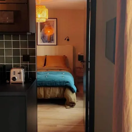 Cosy 1 Bedroom In Apartment *