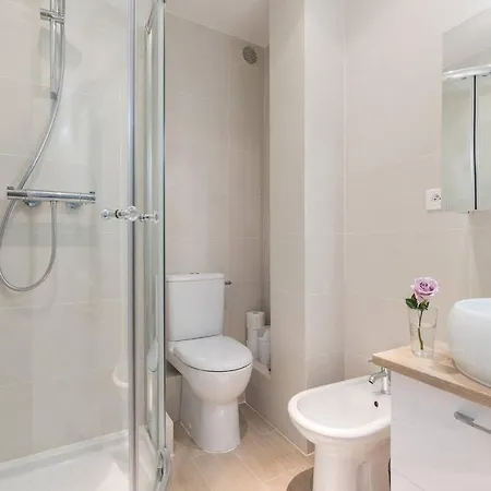 Marais - Place Des Vosges Apartment
