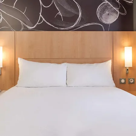Ibis Vaugirard Porte De Versailles Hotel 3*
