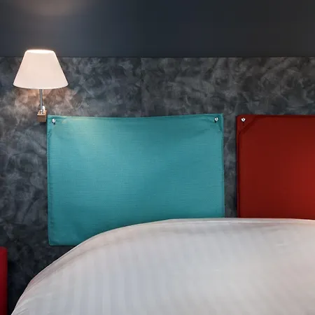Des Métallos Hotel