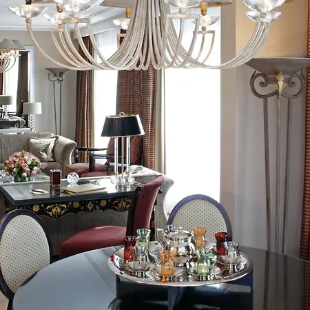 Warwick Champs-elysees 4* Paris