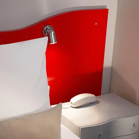 Le Petit Oberkampf & 4* Parigi