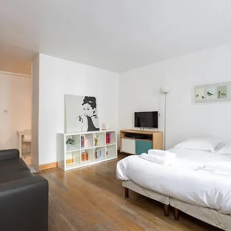 Pantheon Private Latin Quarter Studio Apartment