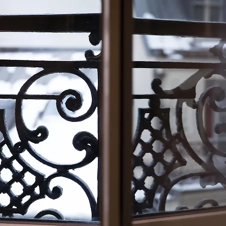 Hotel Dress Code Paris