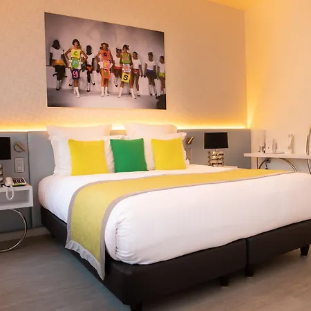 Hotel Dress Code 4*
