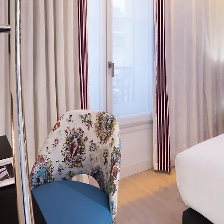 Dress Code 4* Paris