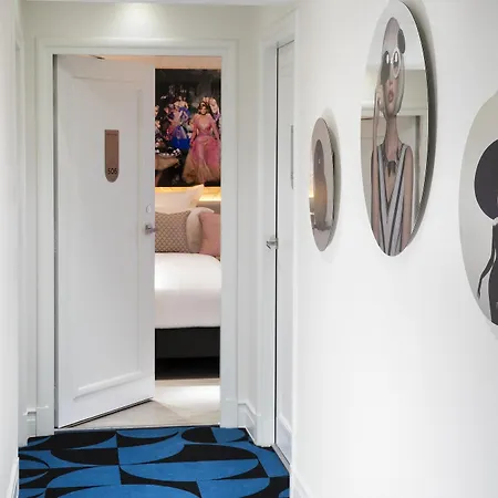 Hotel Dress Code Paris