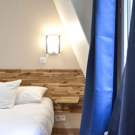 Hotel De La Perdrix Rouge 2*