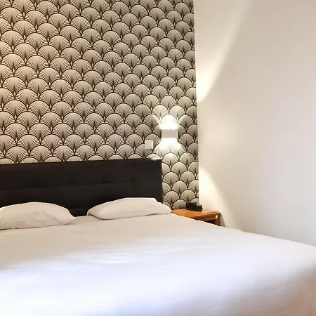 Hotel De La Perdrix Rouge 2*