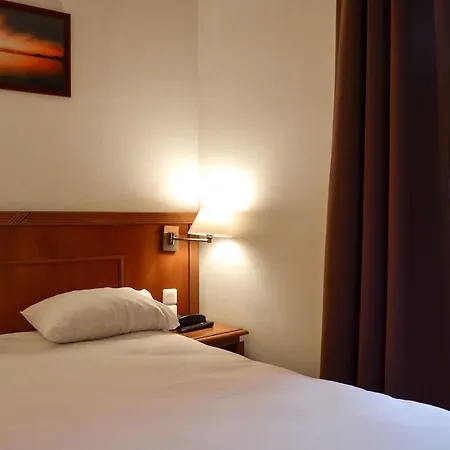 De La Perdrix Rouge Hotel Paryż