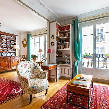 Veeve - The Timekeeper Apartment *