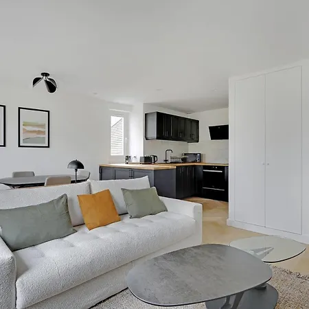 Pick A Flat's On Place Du Tertre Apartment Paris