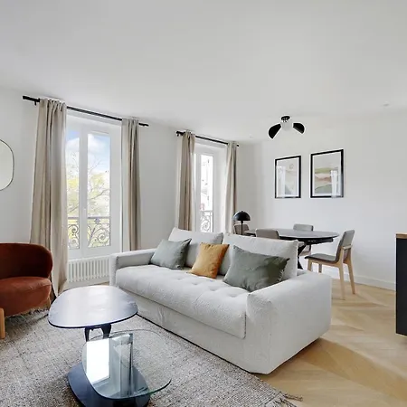Pick A Flat's On Place Du Tertre Apartment