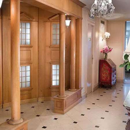 Hotel Du Danube Saint Germain 3*