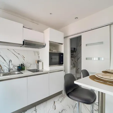 Superbe Studio Refait à Neuf Appartement Paris
