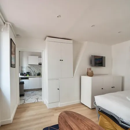 Appartement Superbe Studio Refait à Neuf *