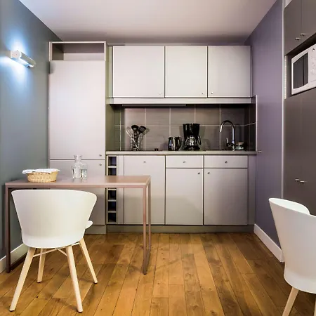 Adagio Opera Aparthotel 4*