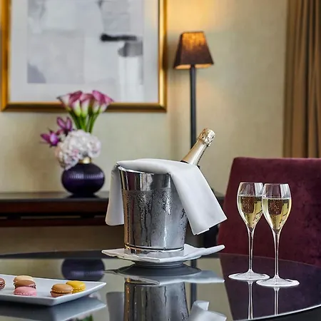 Warwick Champs-elysees 4*