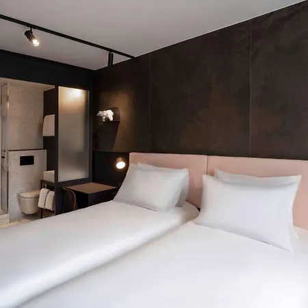 Tribe Batignolles 4* パリ