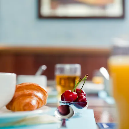 Apartmanhotel Adagio Buttes Chaumont 3*