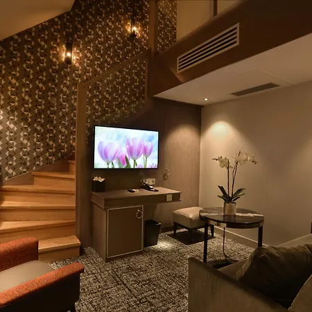 La Lanterne & By Timhotel Hotel 4*