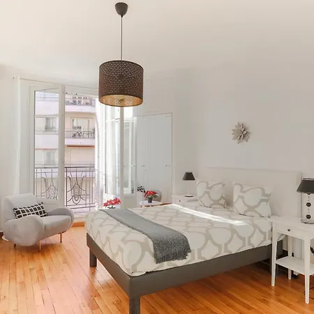 Apartment Place Du Trocadero Paris